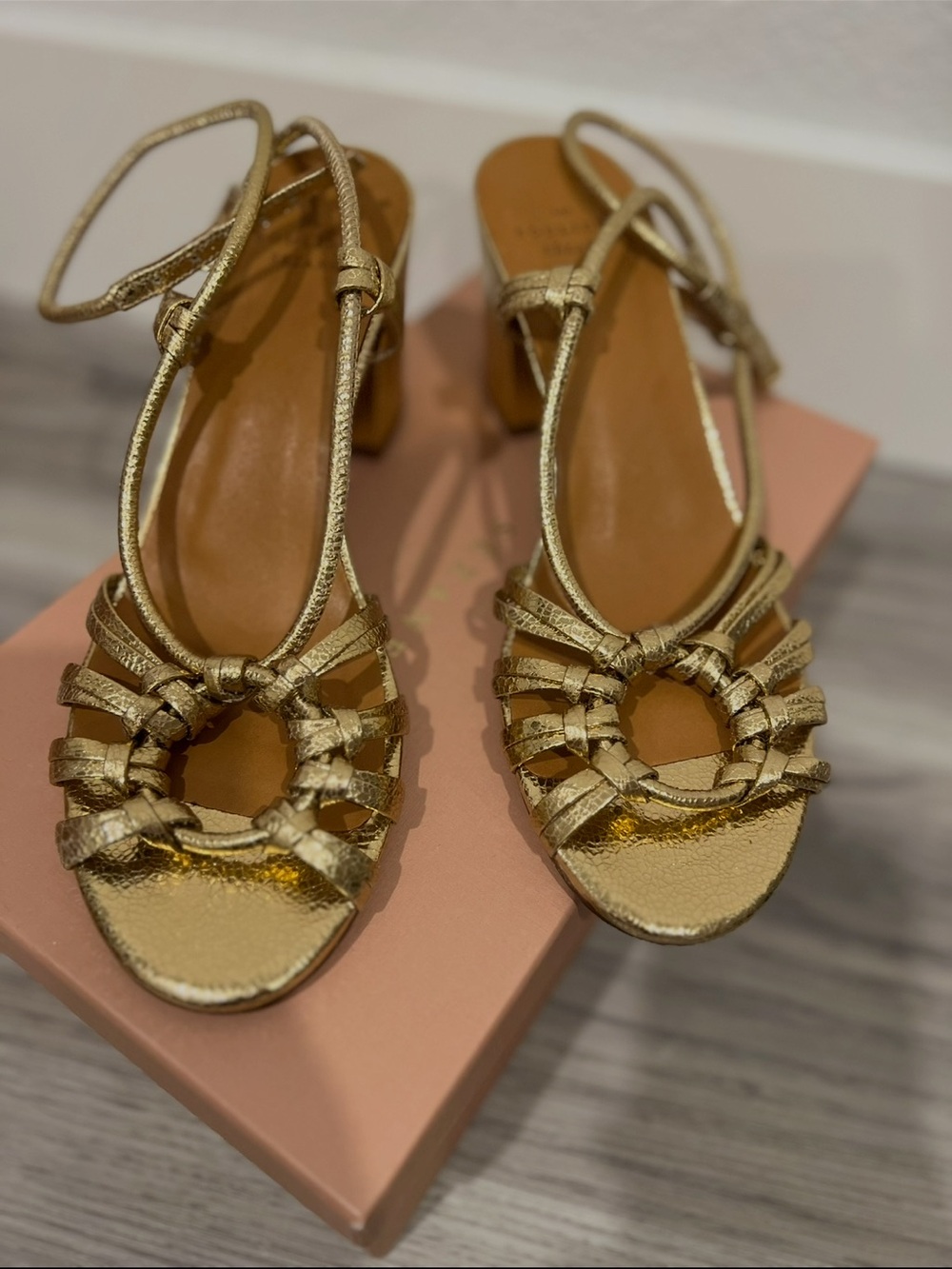 NIB Sezane Gloria Gold Strappy Block Heel Sandals 39 7.5-8 - Picture 2 of 6